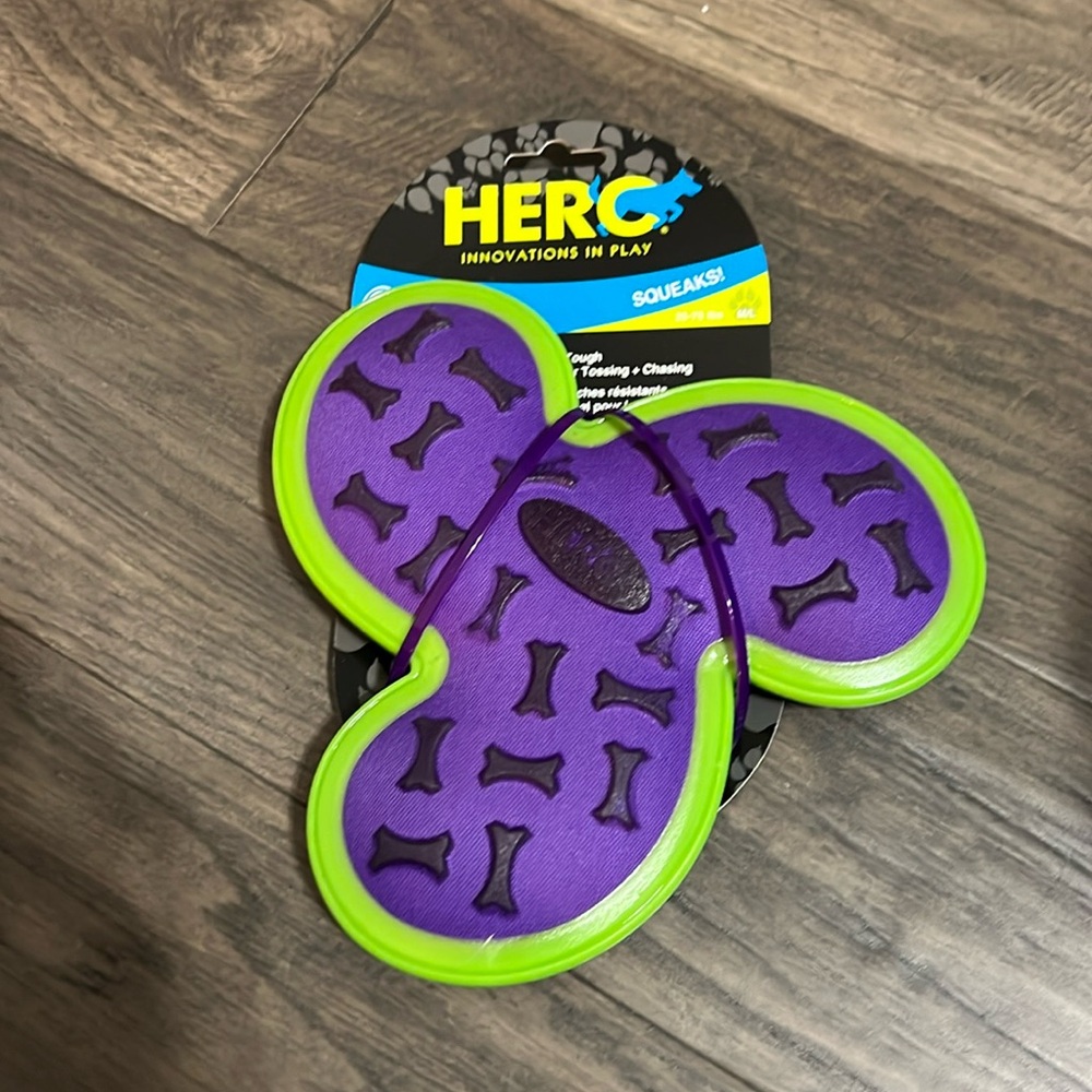 NWT  Hero Retriever Series Outer Armor Dog Propeller